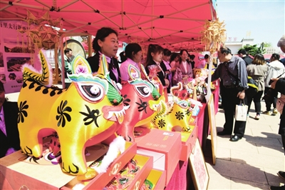 远山如黛近水含烟下一句,远山如黛近水含烟文案