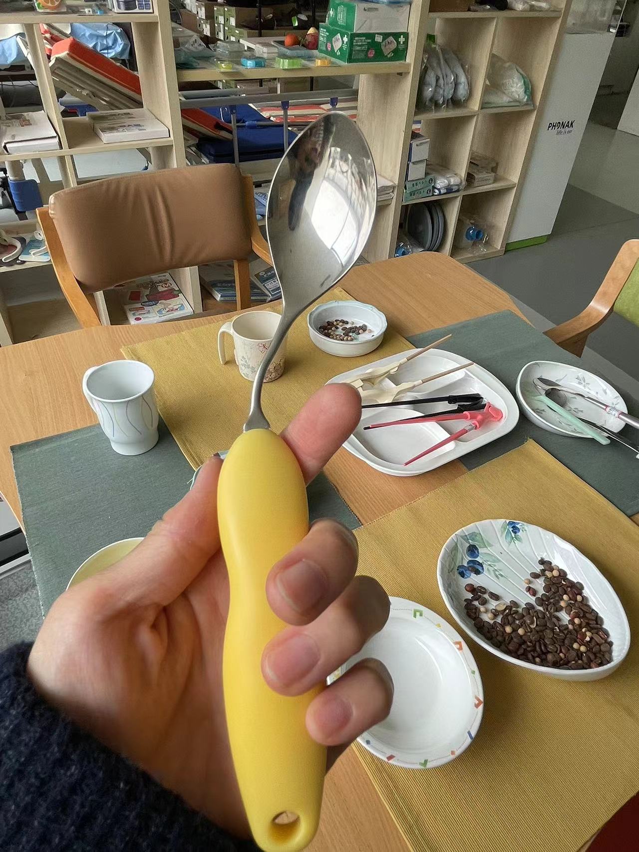 调查|专门为老年人开设的“买不到柜台”，在这都能买到什么？