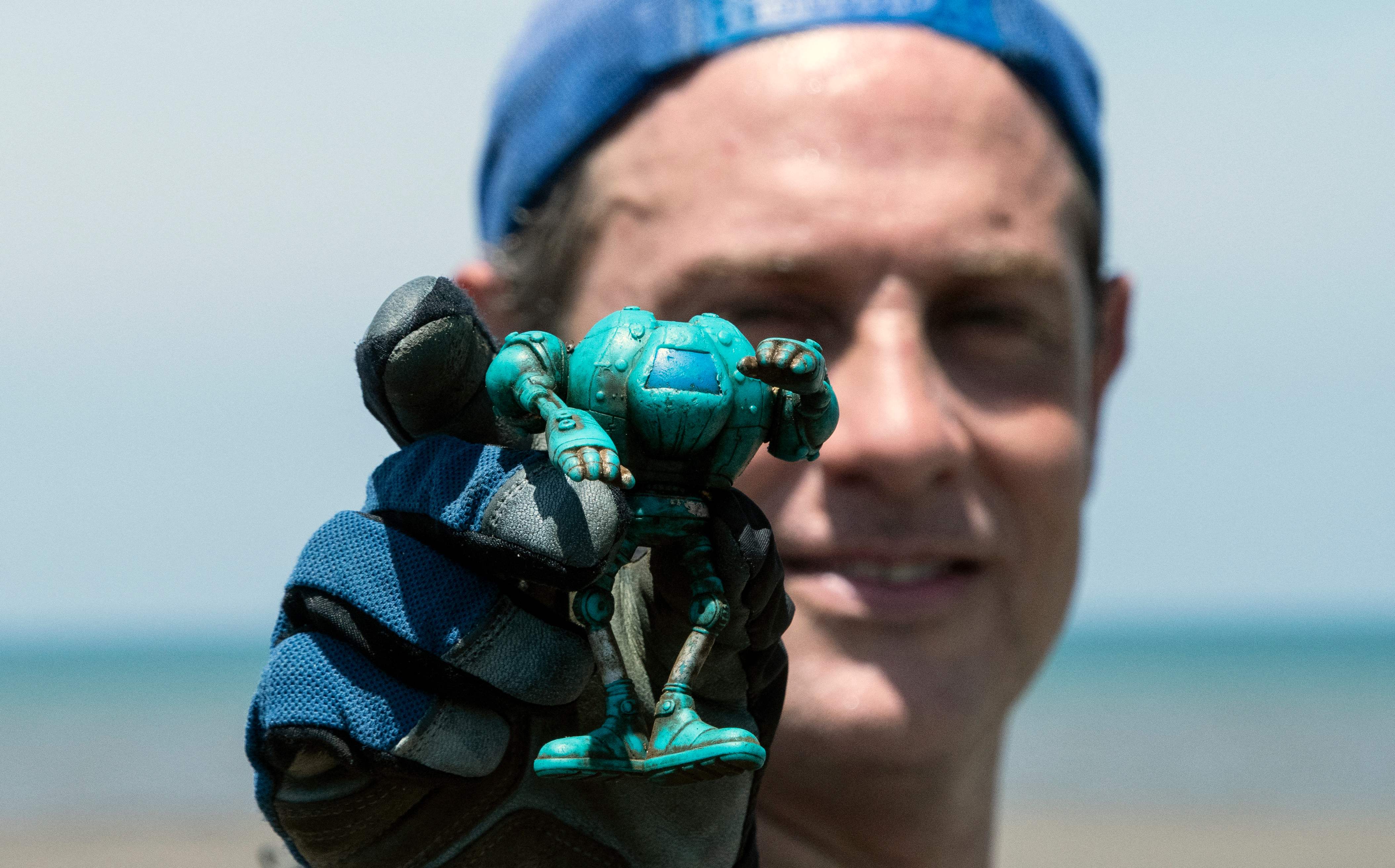 多米尼加海边垃圾清理,印度清理海滩垃圾