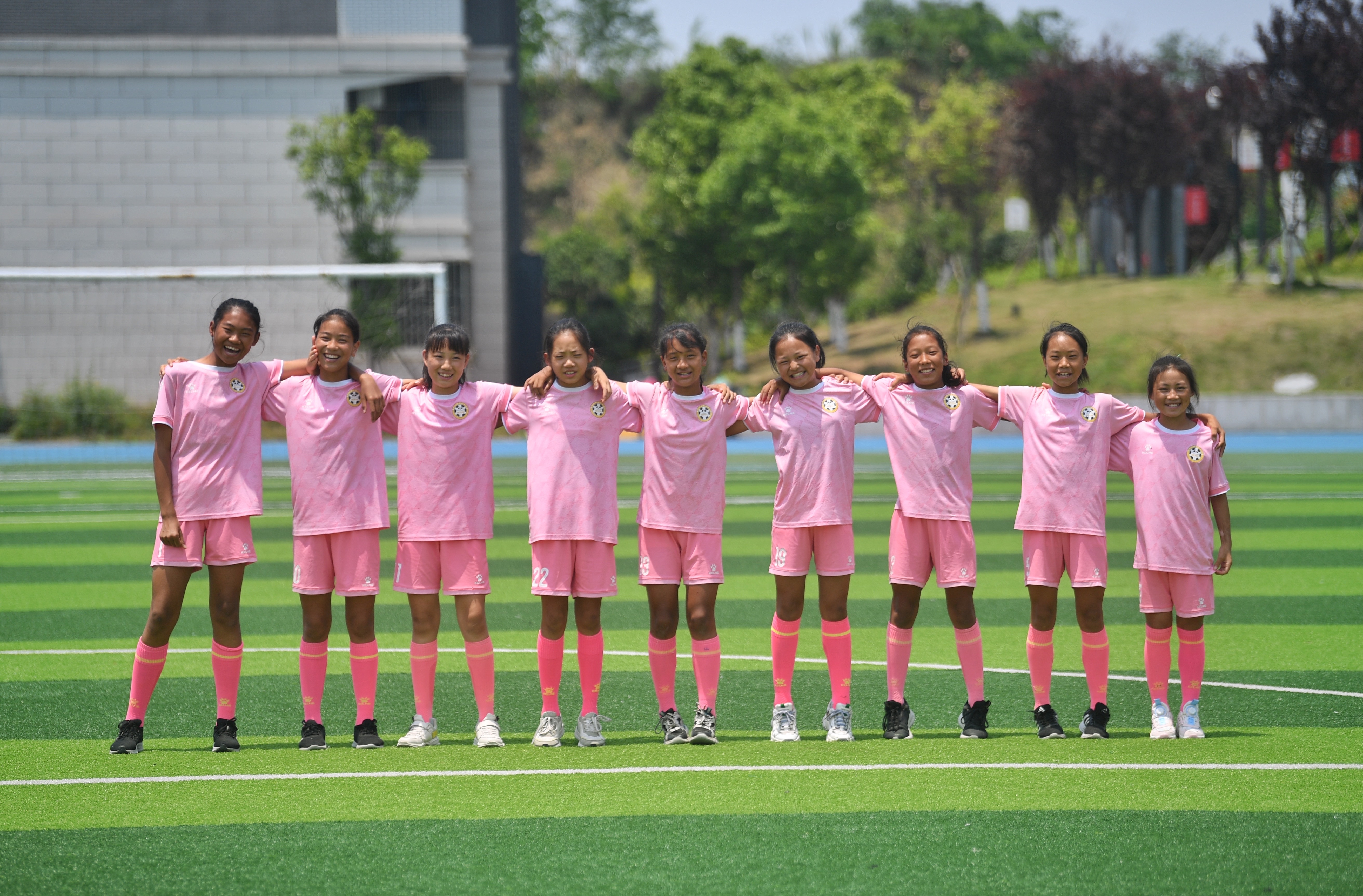 大凉山足球小将火了,足球大凉山