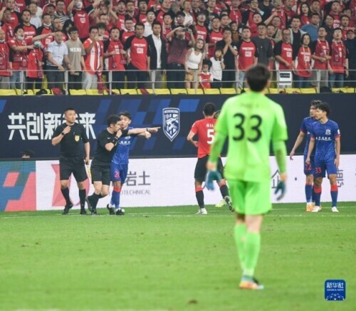 中超成都蓉城胜长春亚泰,中超成都蓉城队对上海