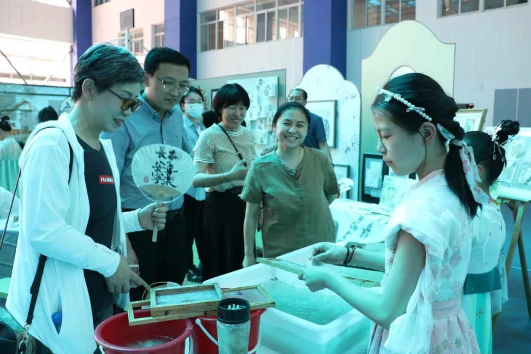 “艺”彩纷呈-美益求美 2023年烟台市中小学生校园艺术节美术工作坊展示活动（龙口市专场）掠影