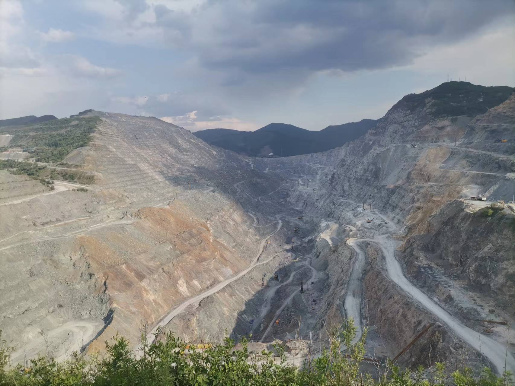 鞍钢重组本钢谁最受益,走进一线看发展采访