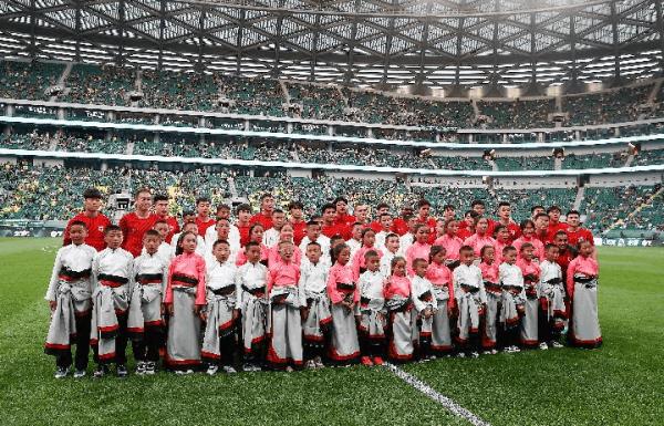 玉树足球少年圆梦工体,青海玉树足球少年