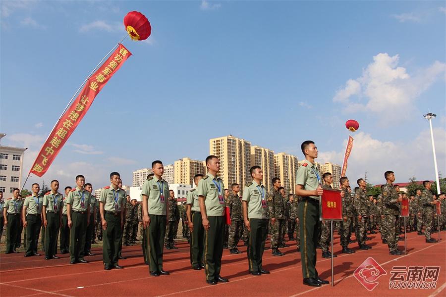 超燃视频高燃阅兵,超燃视频震撼全场军人