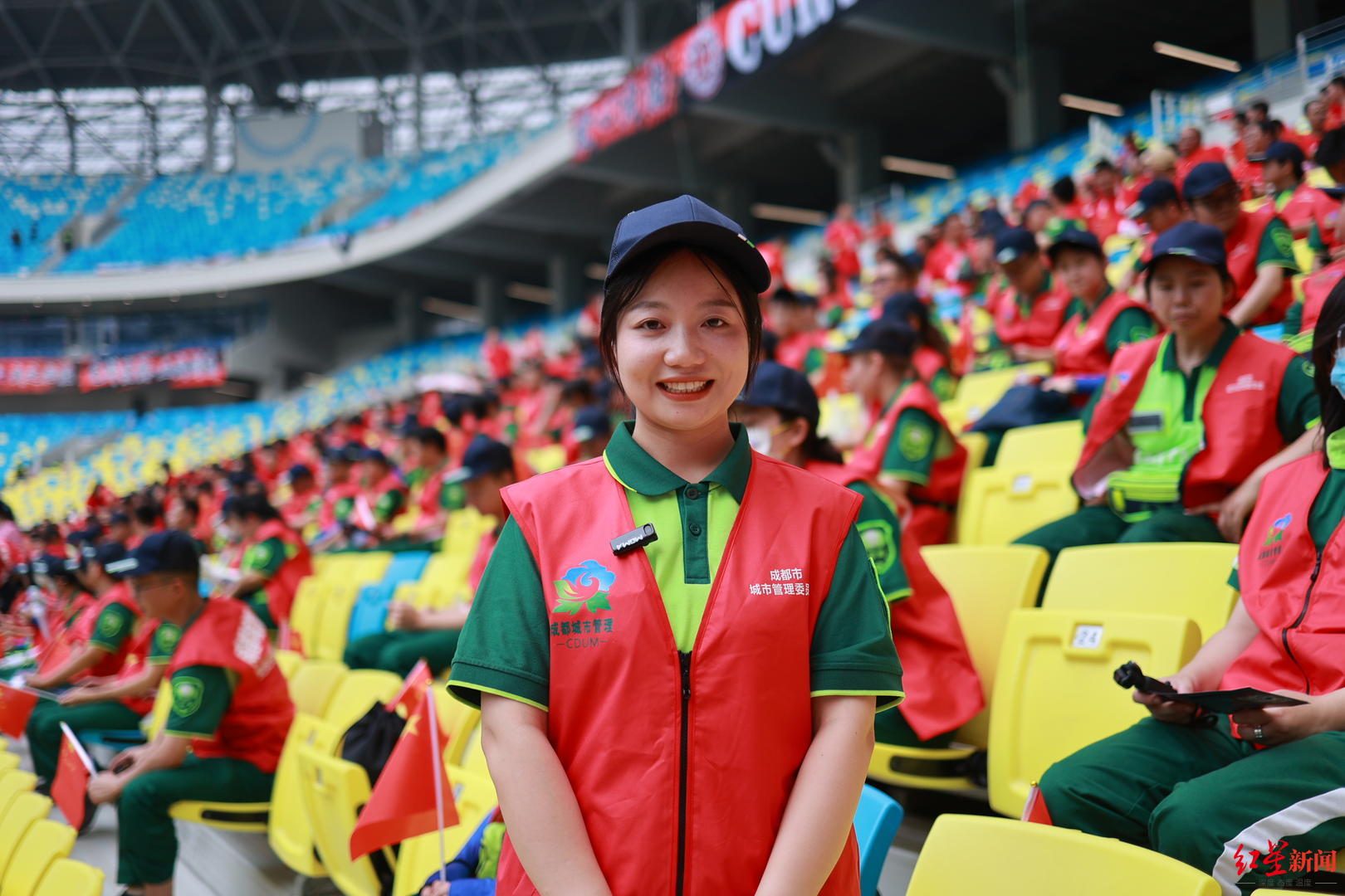 城市一线建设者相约凤凰山,为足球呐喊,为成都助威!