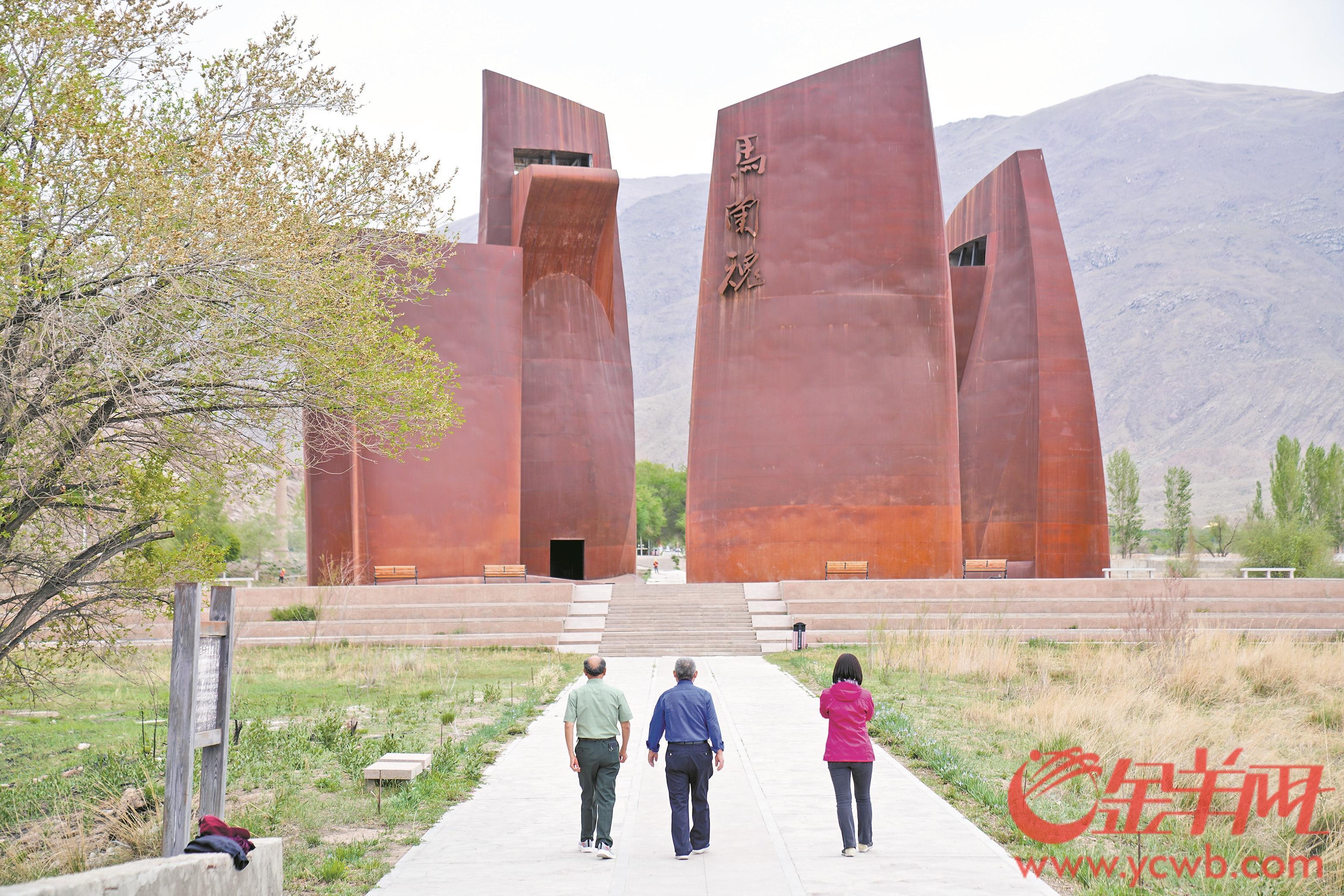 重返马兰——“战斗在罗布泊的广东人”时隔数十年回到“蘑菇云升起的地方”