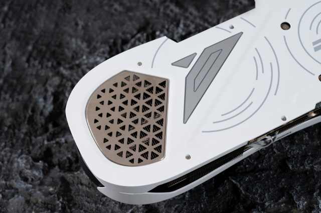 不惜堆料的旗舰“芯”王，索泰GeForceRTX4090PGFOC显卡评测