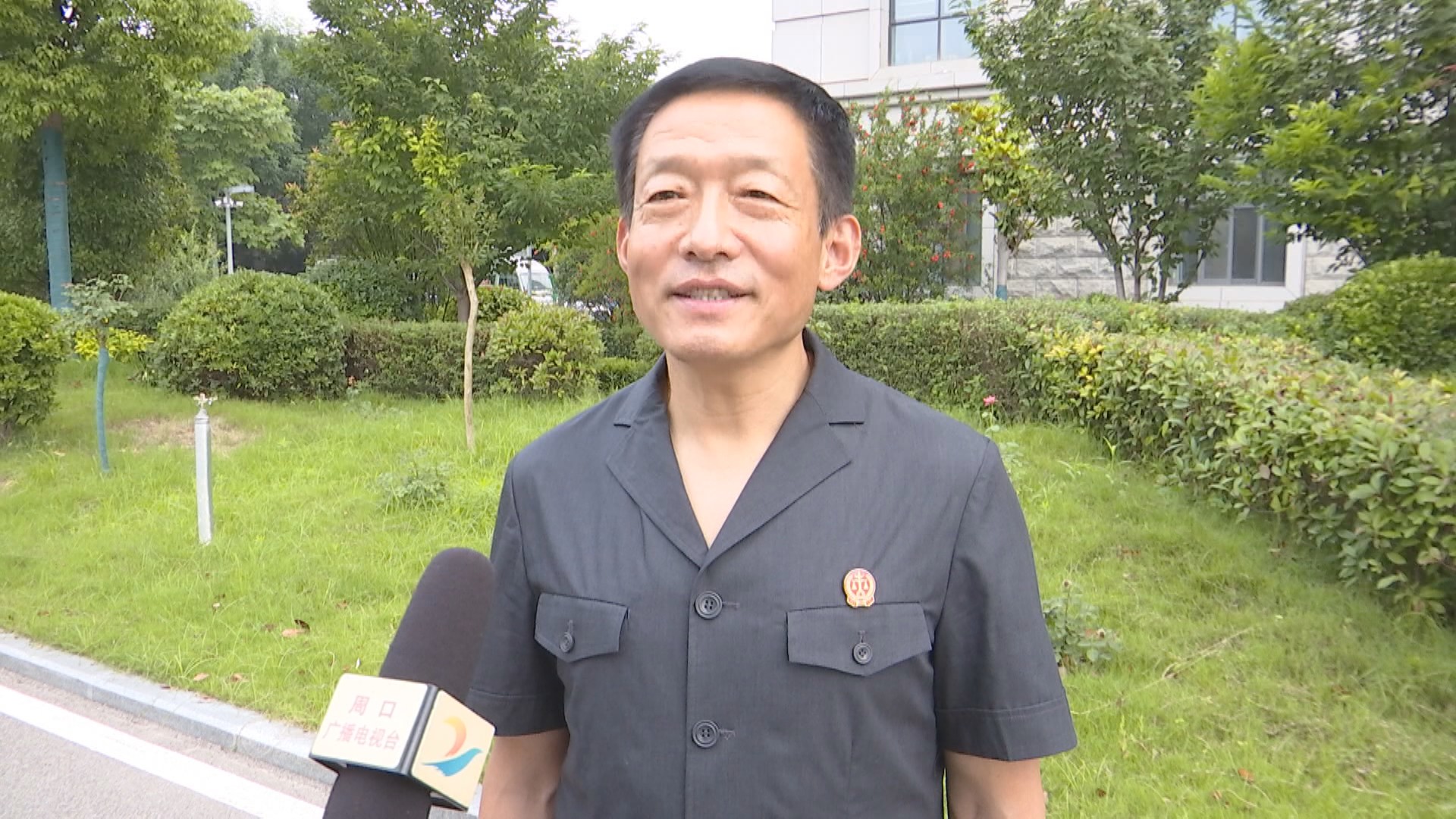 党员先锋做表率为民服务显作为,党员干部要做讲奉献有作为的表率