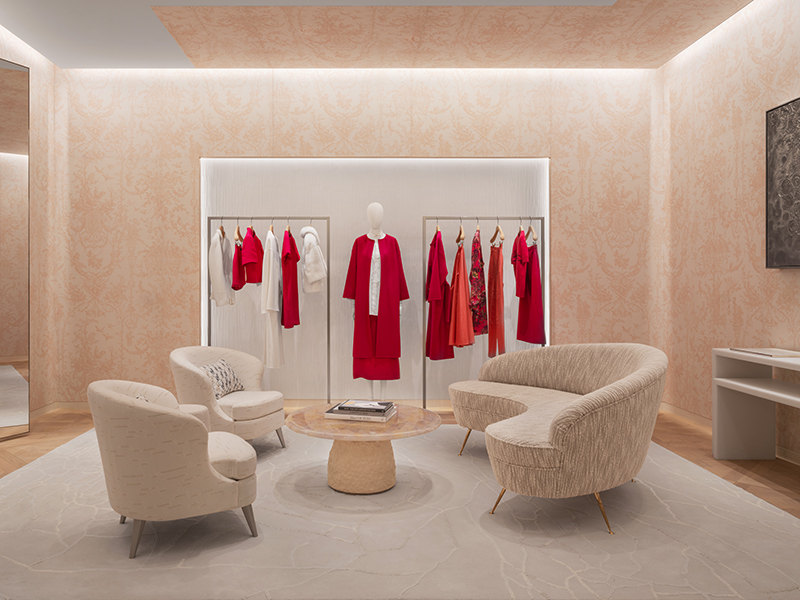 今日消费资讯：3家DIOR精品店在成都SKP正式开幕、飞利浦高效节能系列LED新品上市