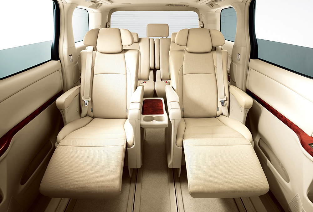 全新皇冠威尔法对比全新埃尔法,威尔法和皇冠埃尔法