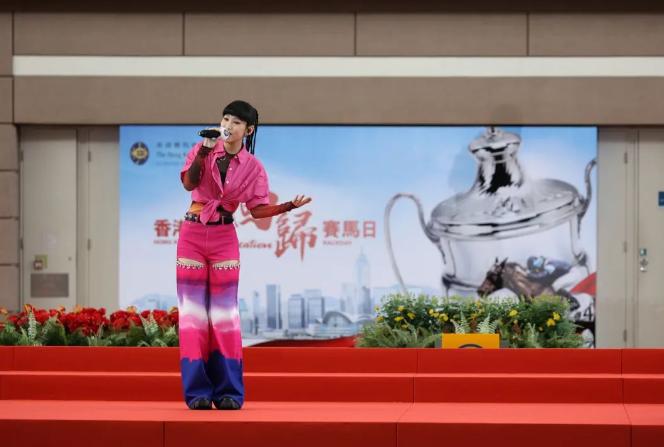 广东体育代表团出席“粤港杯”，逾两万名马友入场观赛！