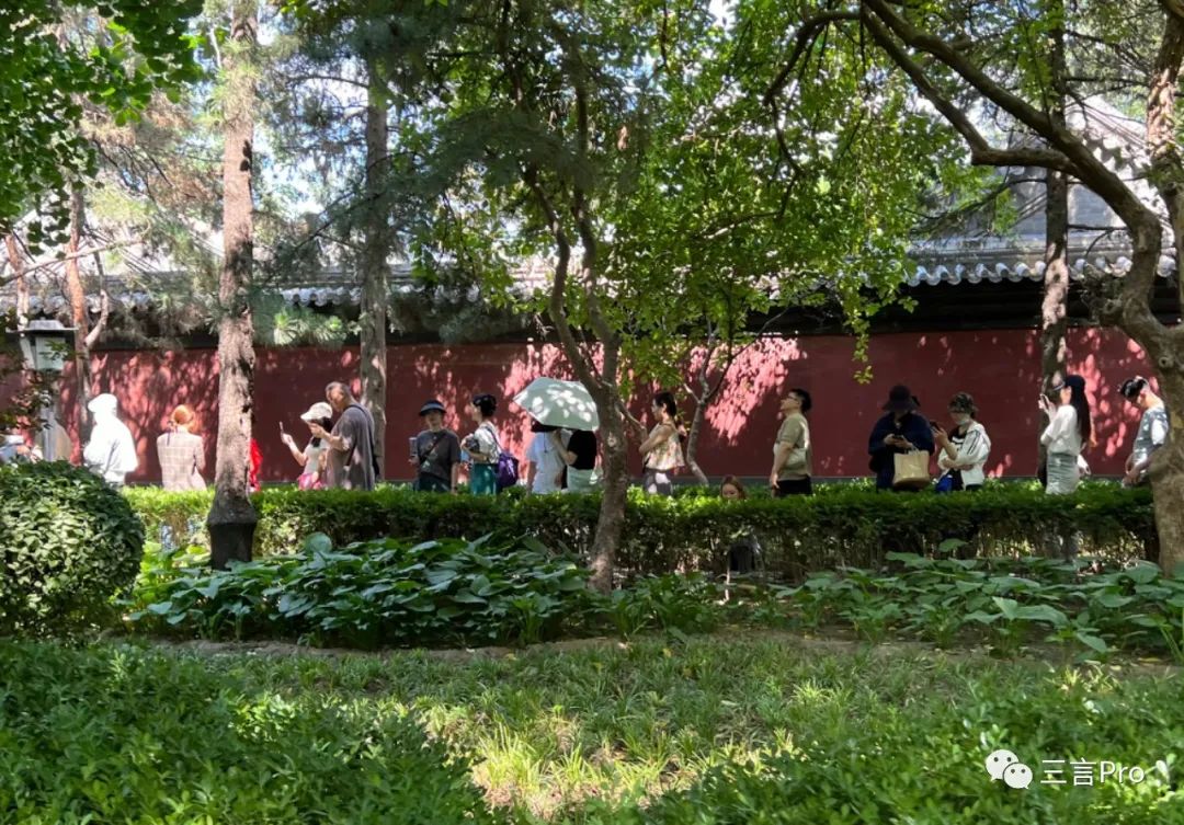 为什么年轻人扎堆雍和宫,年轻人去雍和宫现象你怎么看