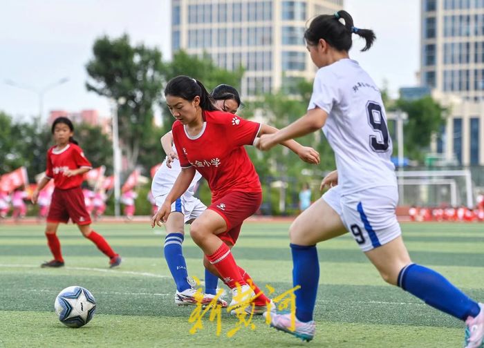 最美主场,小学女足足球比赛