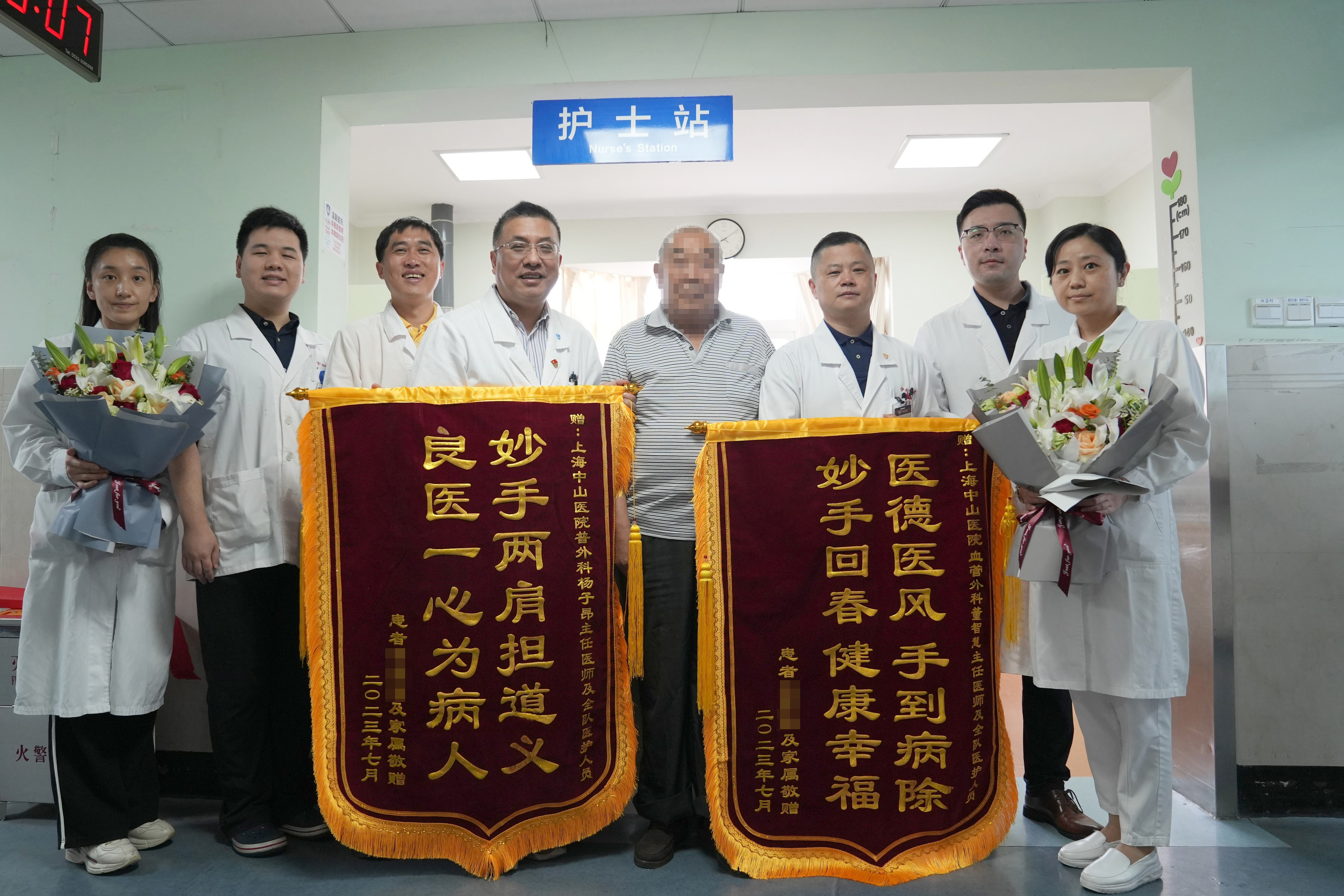 72岁大爷肚子鼓像气球打不动,七十岁大爷挺着大肚子