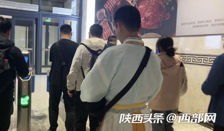 西安站将首开进京高铁夜间高铁,西安站将首开进京高铁走的哪个路