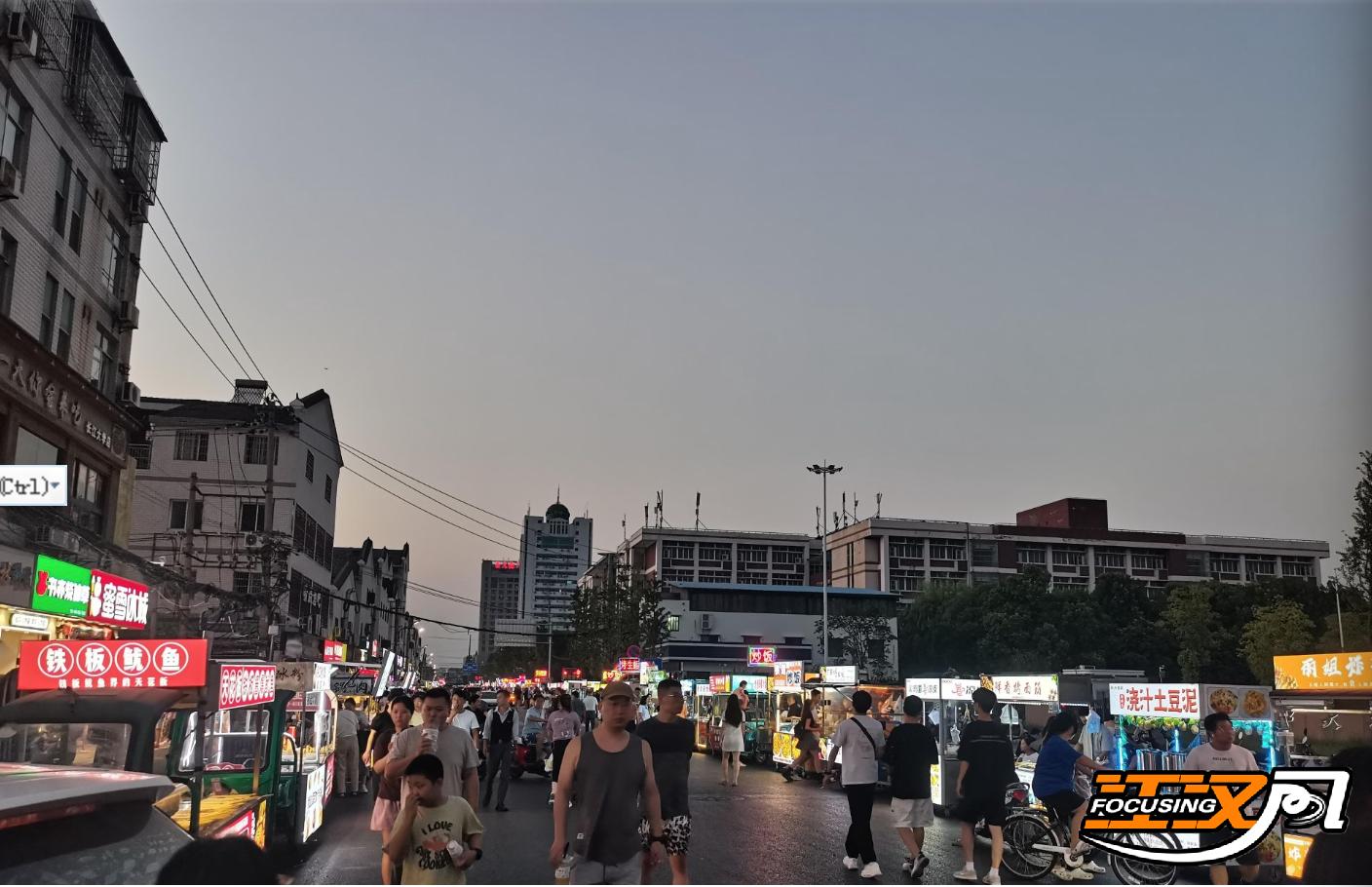 来打卡了网红一条街,快来打卡你的人间烟火气